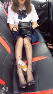 Wenwen "OL Black Polka Dot Stockings" [Fotografia Nasi] NO.057