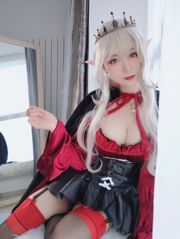 COSER Silver 81 "Королевский вампир" [Косплей Девушка]