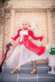 Coser Chihiro-sama "Pakaian Formal Nero"